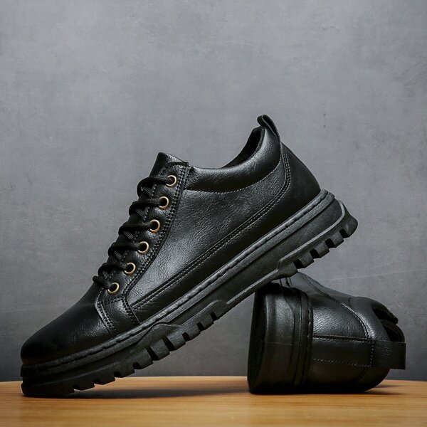 

Men Minimalist Lace-up Front Skate Shoes, Black
