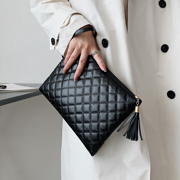 

Quilted Embossed Tassel Decor Clutch Bag, Black