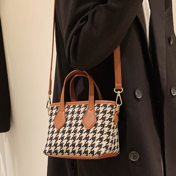 

Contrast Binding Houndstooth Pattern Crossbody Bag, Brown