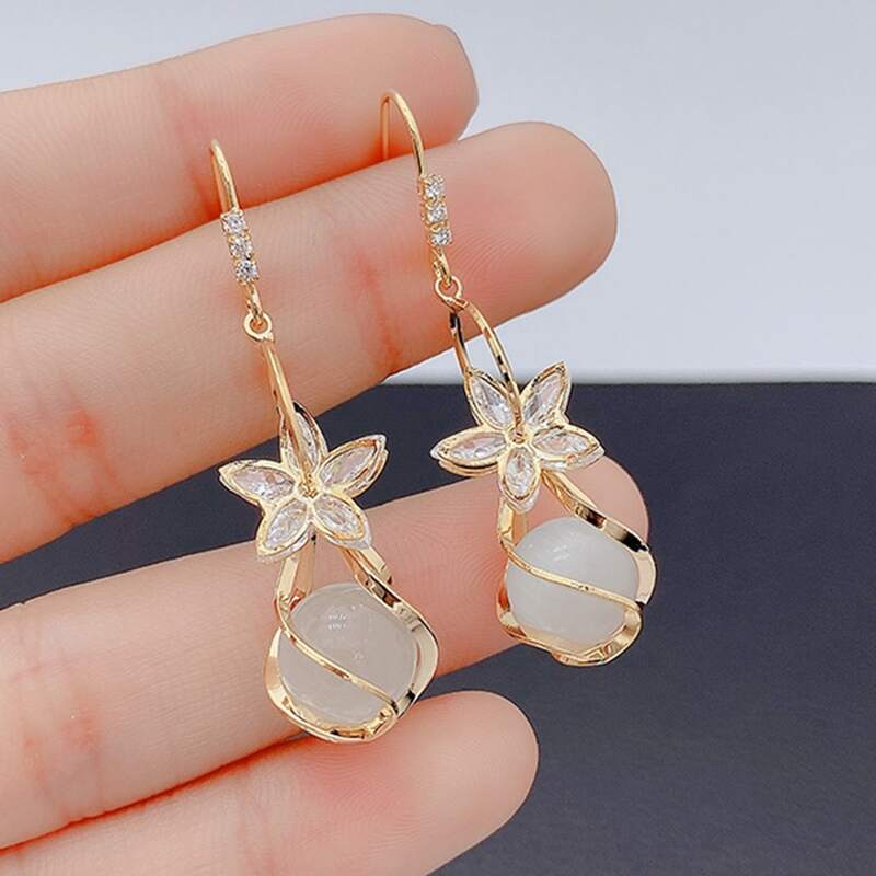 

Floral Decor Earrings, Gold