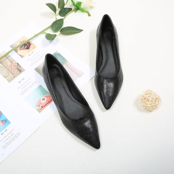 

Snakeskin Pattern Point Toe Ballet Flats, Black