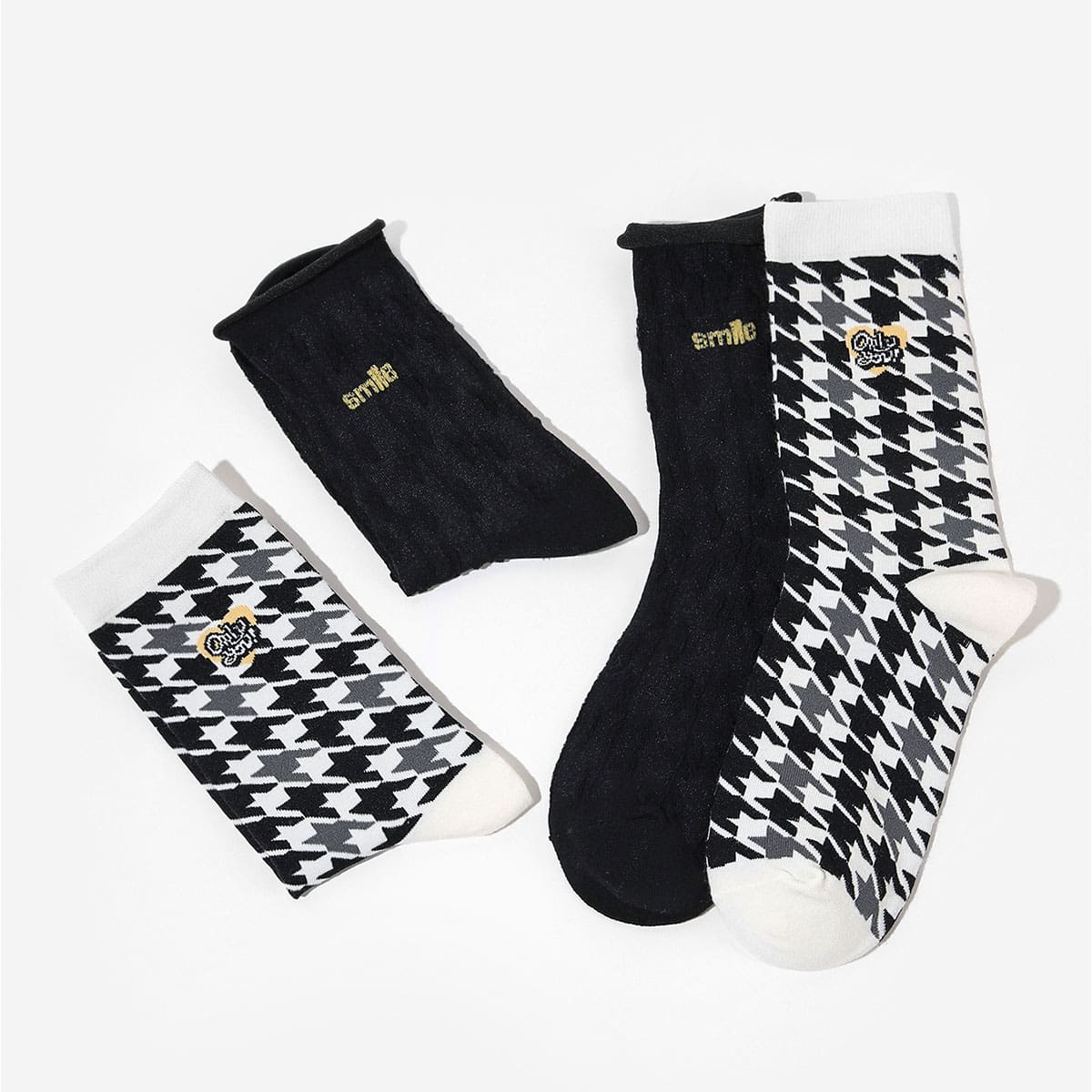 

4pairs Letter Graphic Crew Socks, Multicolor