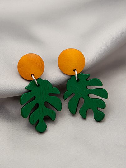 أقراط متدلي بديكور ورق