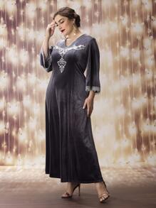 Đầm Plus Size Nghề thêu Đồ họa Khiêm tốn - Màu xám đen - Xem 5