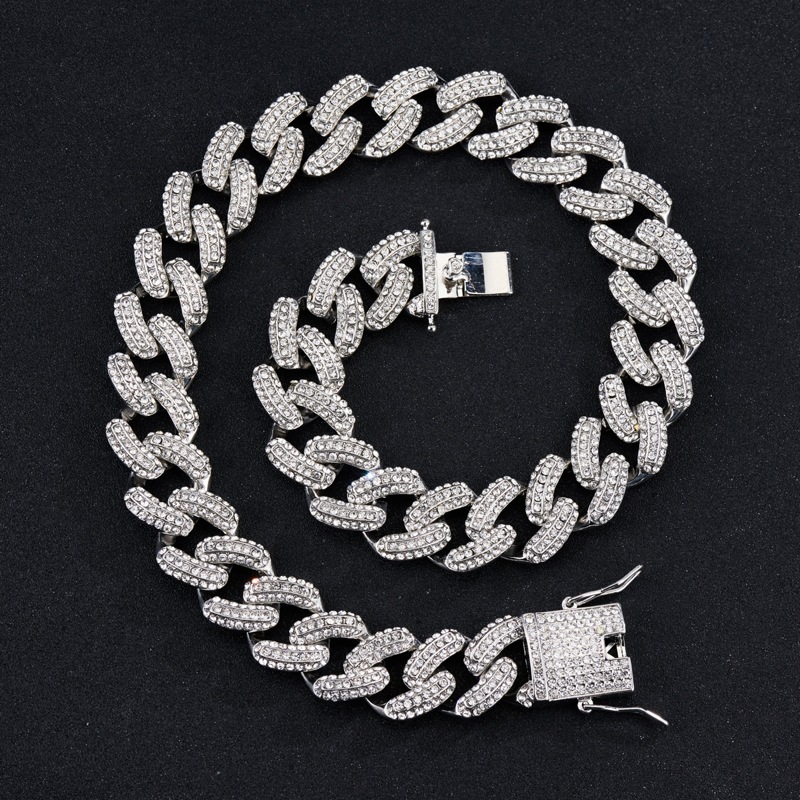 

Men Rhinestone Decor Necklace, Silver