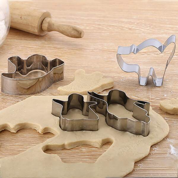 

4pcs Halloween Ghost Shaped Biscuit Mold, Silver