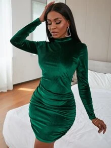 SHEIN SXY Vestido ajustado fruncido de cuello alto de terciopelo - Verde Oscuro - Ver 3