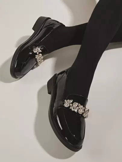 Höst/vinter Dammode Flat Loafers Med Minimalistisk Design Och Ädelstensdekor Alla hjärtans dag