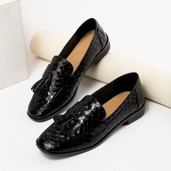 

Tassel Decor Textured Loafers, Black