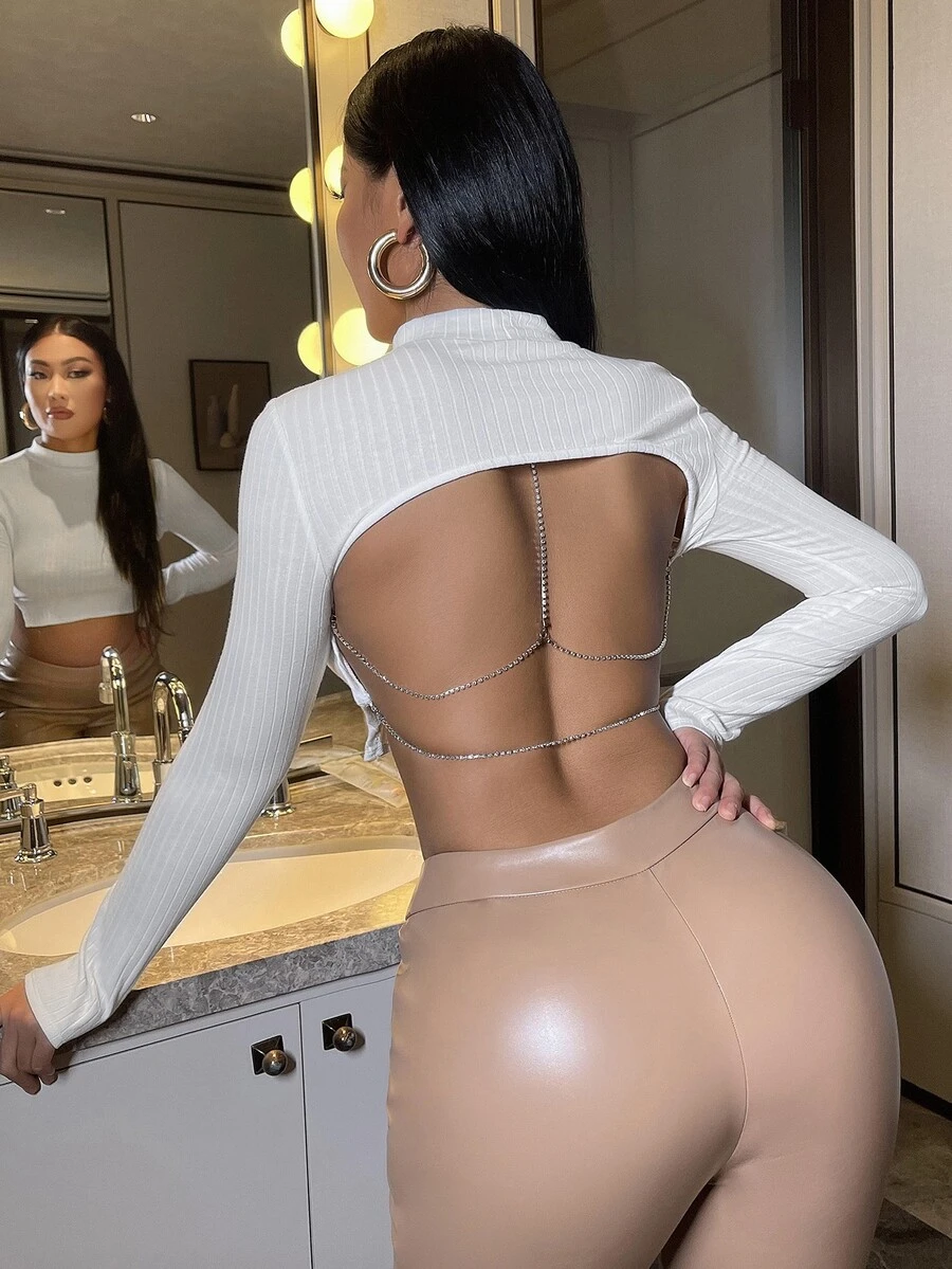 SHEIN Unity 素色小立領帶鏈子短款T恤 - 白色 - 查看 1