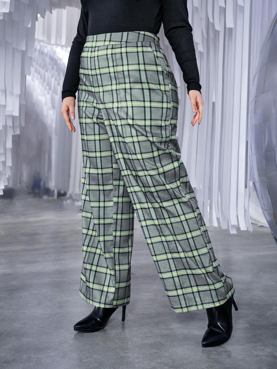 Plus Plaid Print Wide Leg Pants