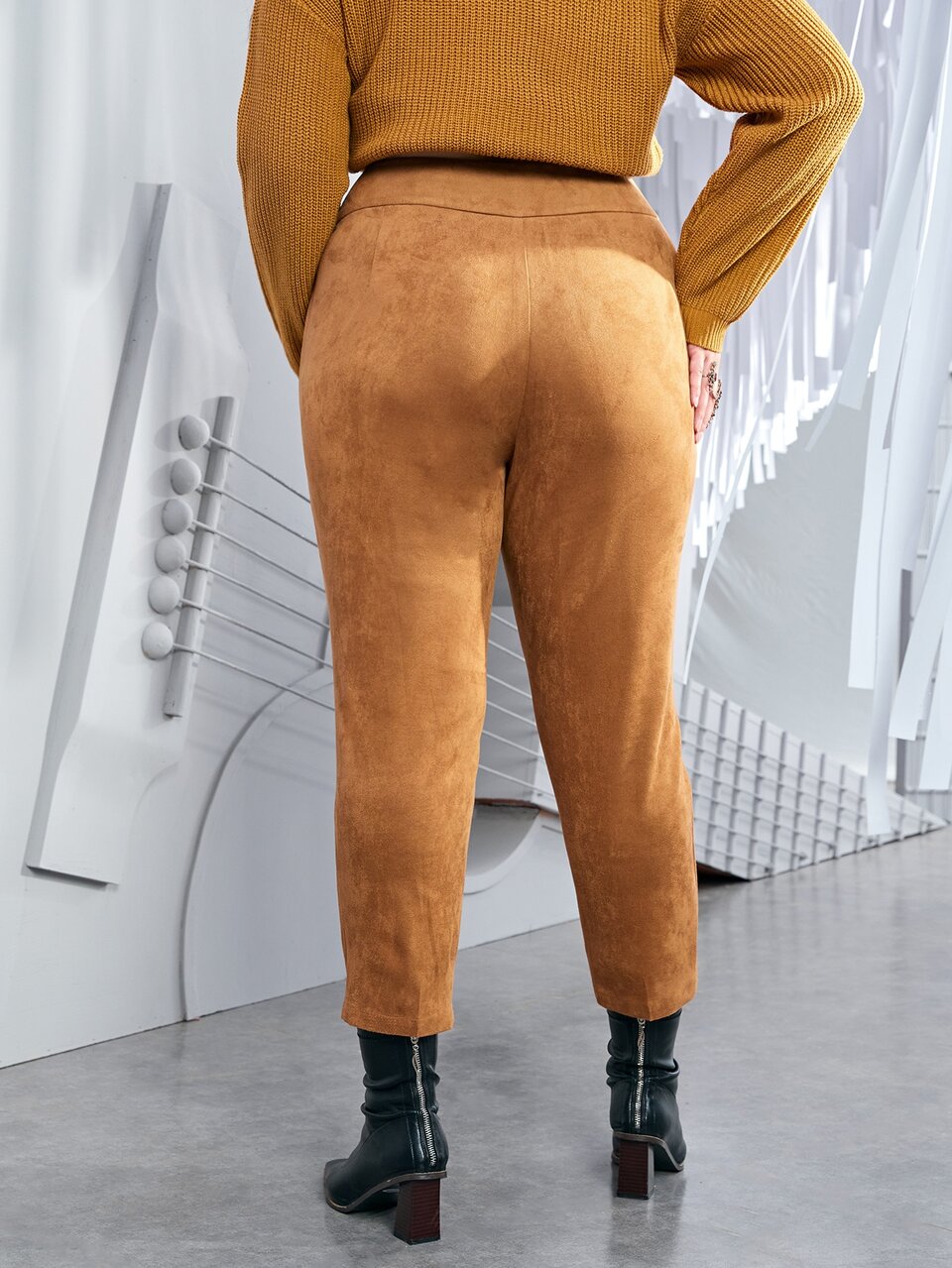 Plus Seam Front High Waist Suedette Pants Without Belt