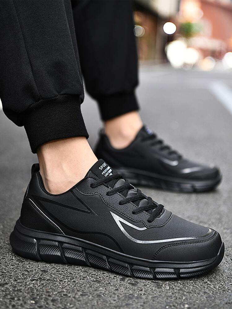 Men's Black Road Running Shoes With Letter Detailing And Lace-up - Black - View 4