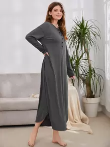 SHEIN Unity 字母刺绣落肩单排扣睡裙，宽松睡衣，秋冬款