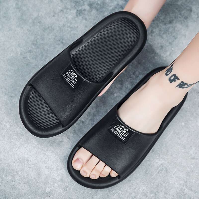 

Guys Letter Graphic Slippers, Black