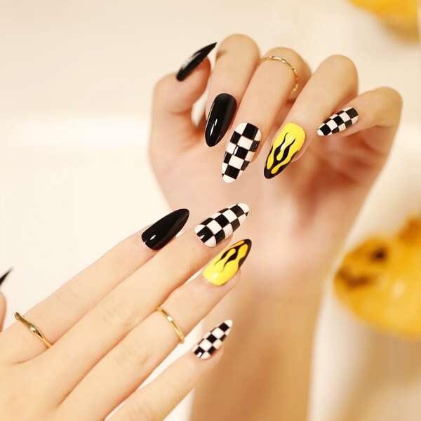 

24pcs Halloween Fire Pattern Fake Nail & 1sheet Tape & 1pc Nail File, Black