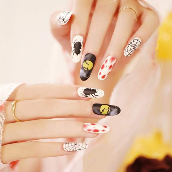 

24pcs Halloween Cartoon Graphic Fake Nail & 1sheet Tape & 1pc Nail File, Light grey