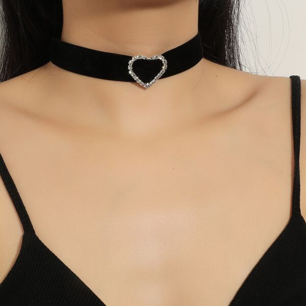 

Rhinestone Heart Decor Choker, Black