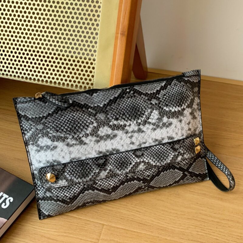 

Snakeskin Pattern Clutch Bag, Multicolor