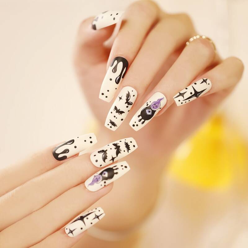 

24pcs Halloween Cartoon Graphic Fake Nail & 1sheet Tape & 1pc Nail File, White