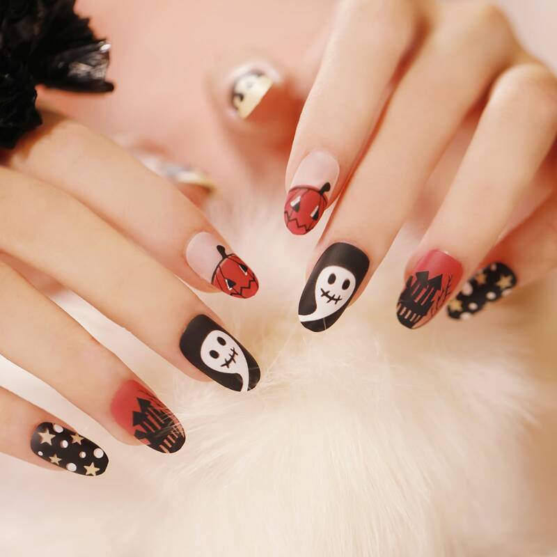 

24pcs Halloween Cartoon Graphic Fake Nail & 1sheet Tape & 1pc Nail File, Black