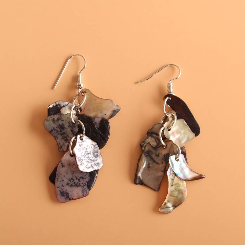 

Shell Drop Earrings, Black