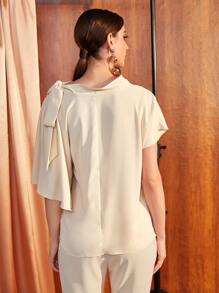 Seusyu 肩部打結不對稱蝙蝠袖上衣 - 香檳色 - 查看 2