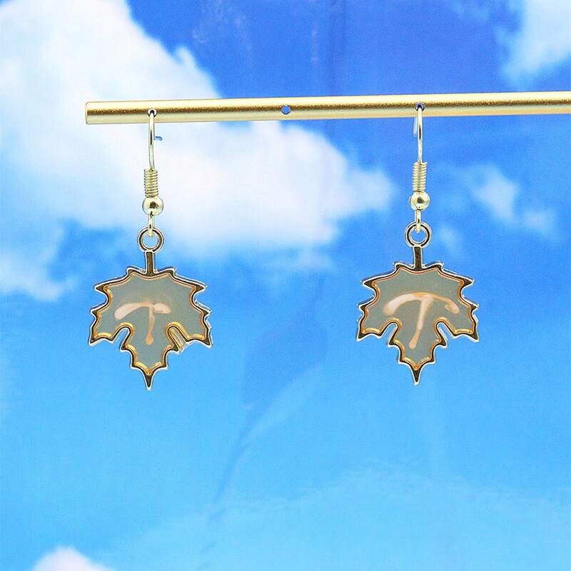 

Maple Leaf Drop Earrings, Gold