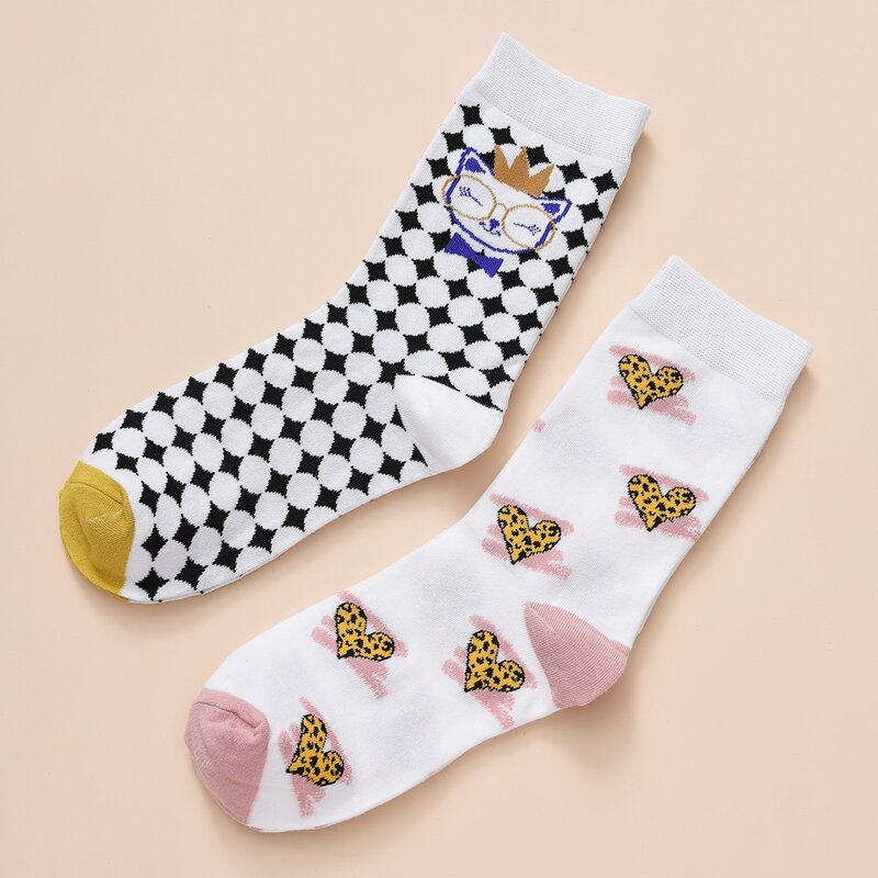 

2pairs Cartoon Graphic Crew Socks, Multicolor