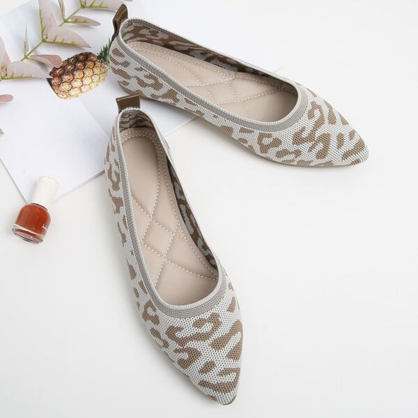 

Leopard Pattern Point Toe Ballet Flats, Multicolor