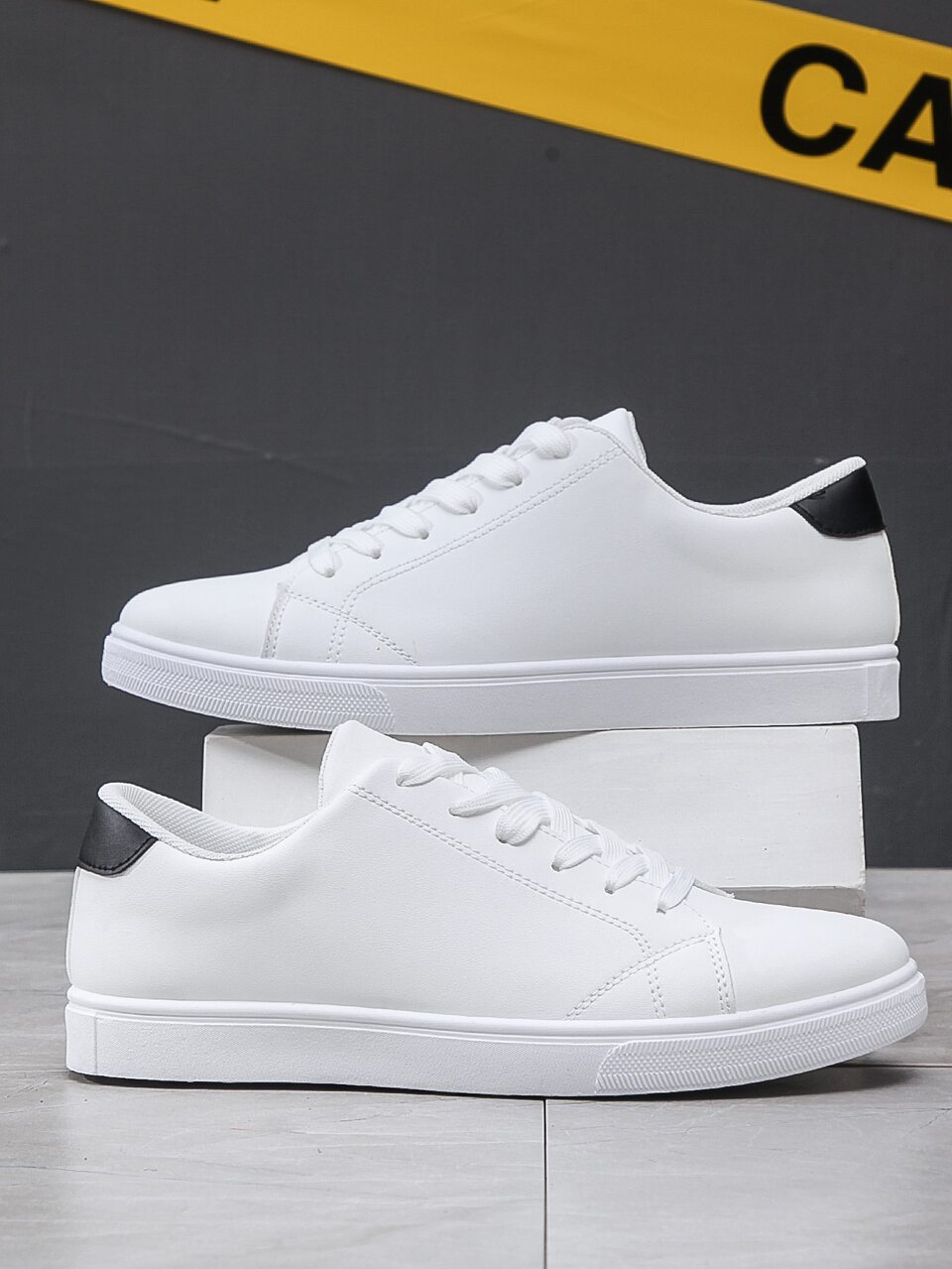 Men Minimalist Lace-Up Front Skate Shoes Men Business Shoes Valentines