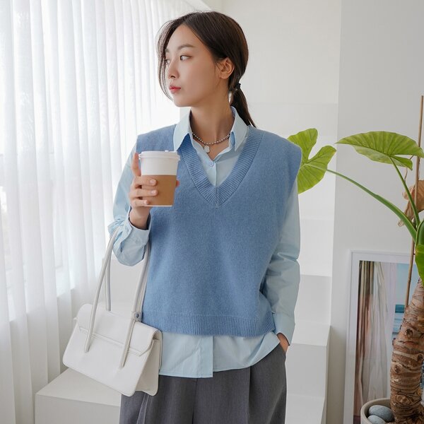 

Pocket Patched Blouse & Sweater Vest, Baby blue