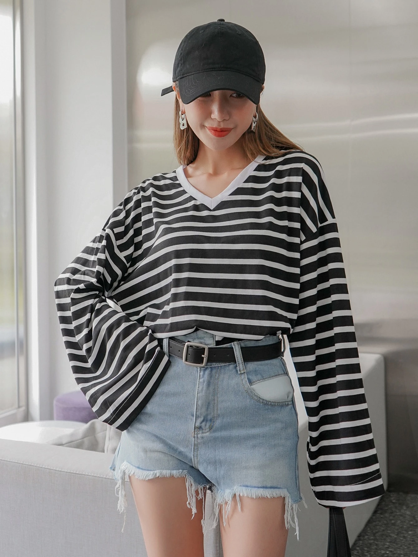 Dazy 縞模様プリント ドロップショルダーtシャツ