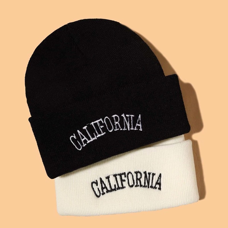 

Guys 2pcs Letter Graphic Embroidery Knit Beanie, Black and white