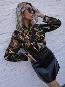 Blusa de cuello con cordón con estampado de cadena - Negro - Ver 1