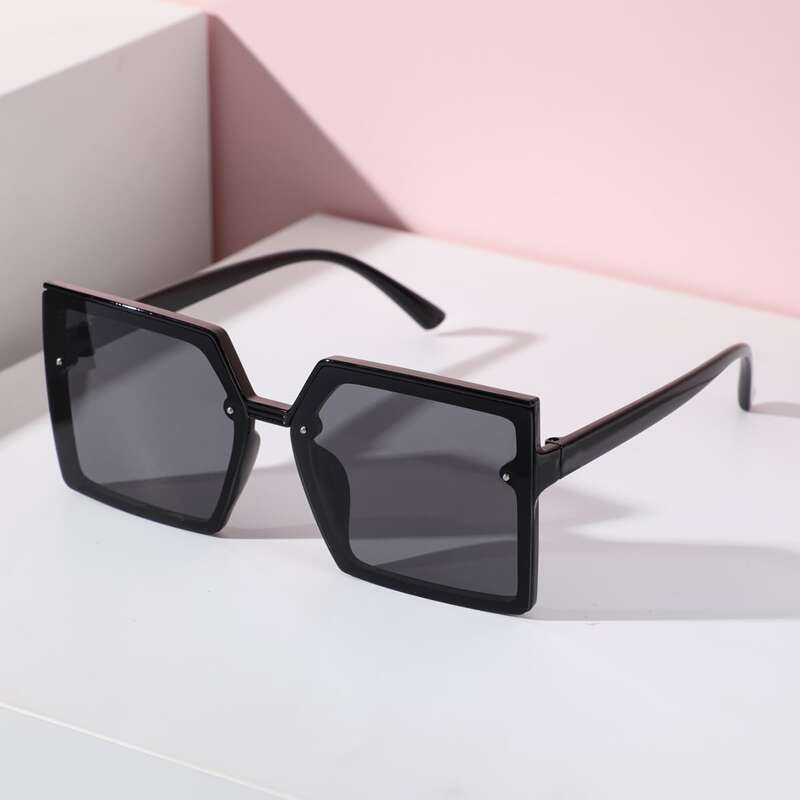 

Square Frame Sunglasses