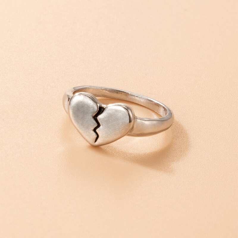 

Heart Decor Ring, Silver