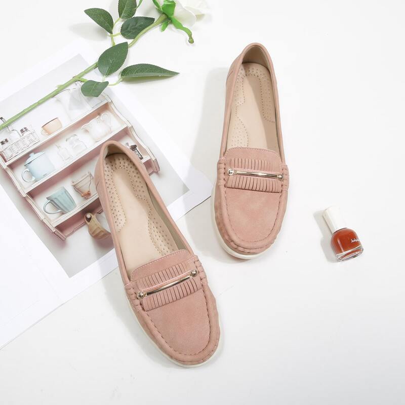 

Minimalist Metal Decor Flat Loafers, Pink