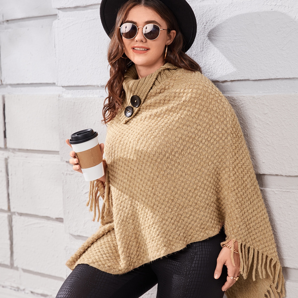 размера плюс Пончо асимметричный с бахромой вязаный