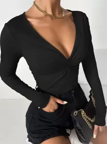 Chiquease Twist Front Rib-Knit Crop Tee Fall Cloth For Women - Black - View 3