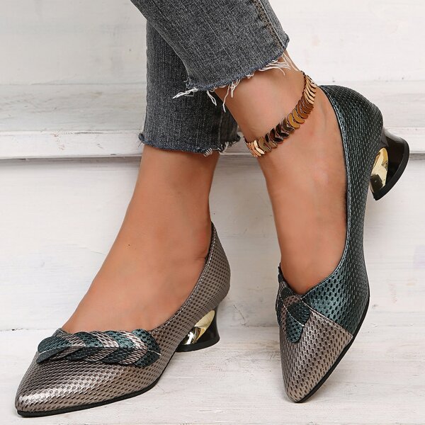 

Two Tone Heart Graphic Breathable Sculptural Heeled Court Pumps, Multicolor