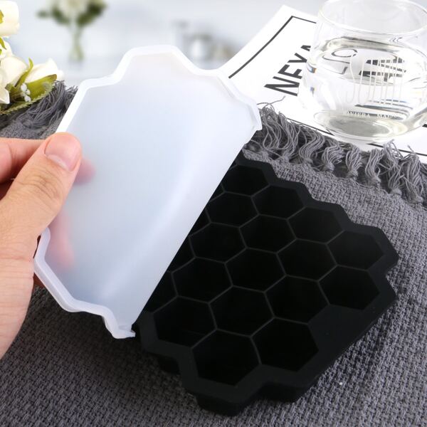

1pc Honeycomb Ice Mold, Black