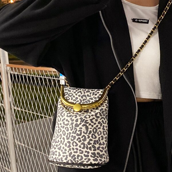 

Leopard Pattern Metal Decor Bucket Bag, Black and white