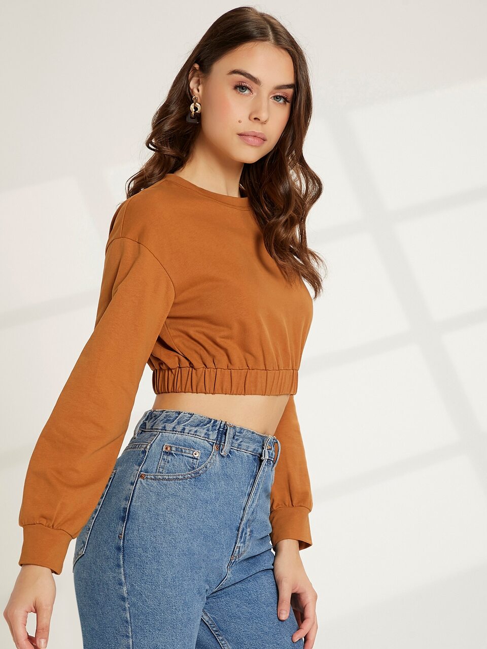 Solid Drop Shoulder Crop Sweatshirt