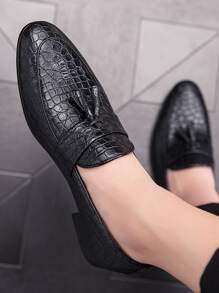 1 Pair Slip-On Leather Loafers For Men, Tasseled Formal Dress Shoes, Groom Wedding Shoes, Please Purchase One Size Larger - Black - View 4