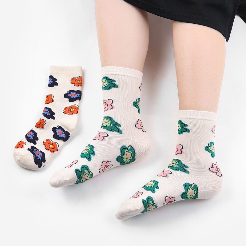 

2pairs Floral Pattern Crew Socks, Multicolor