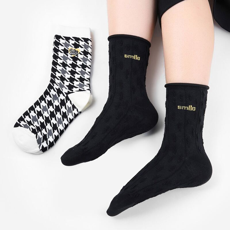 

2pairs Houndstooth Pattern Crew Socks, Multicolor