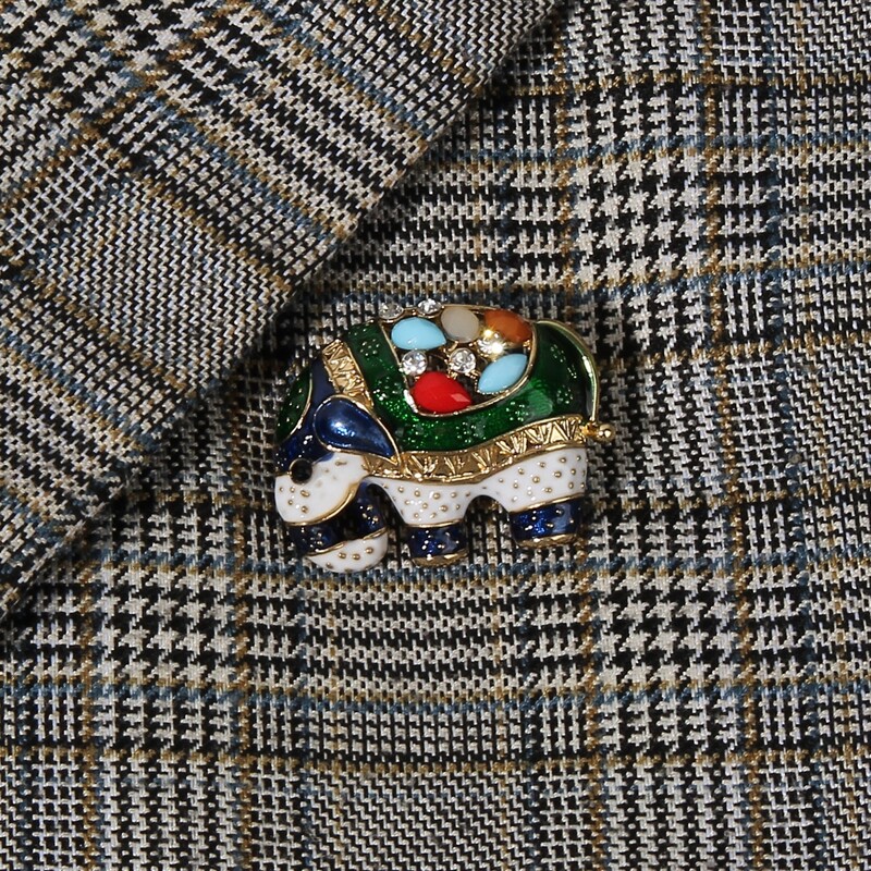 

Animal Decor Brooch, Multicolor