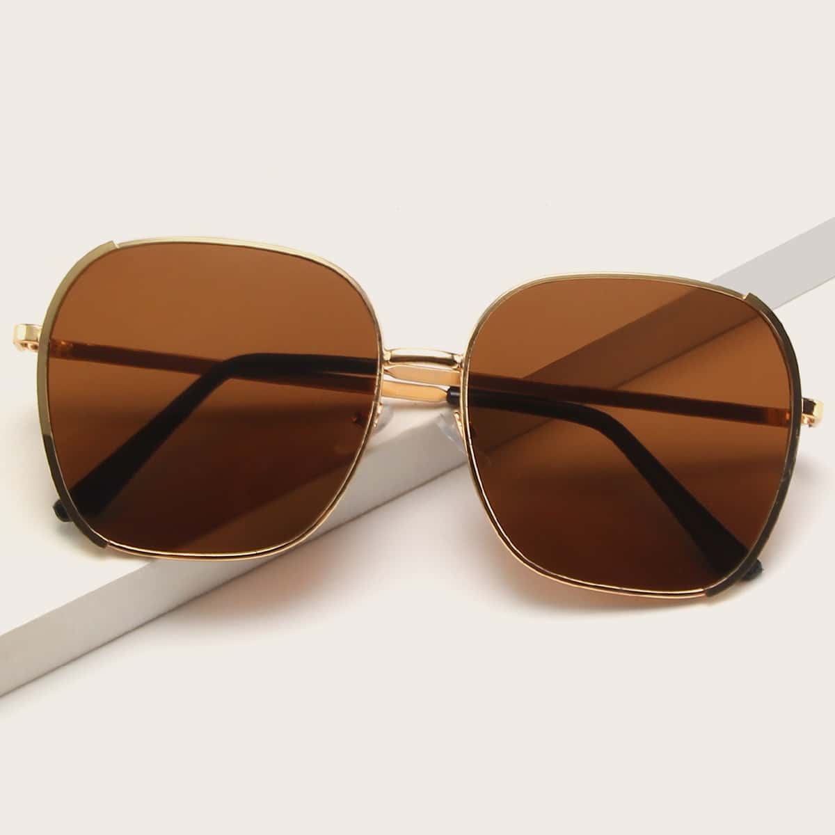 

Square Frame Sunglasses
