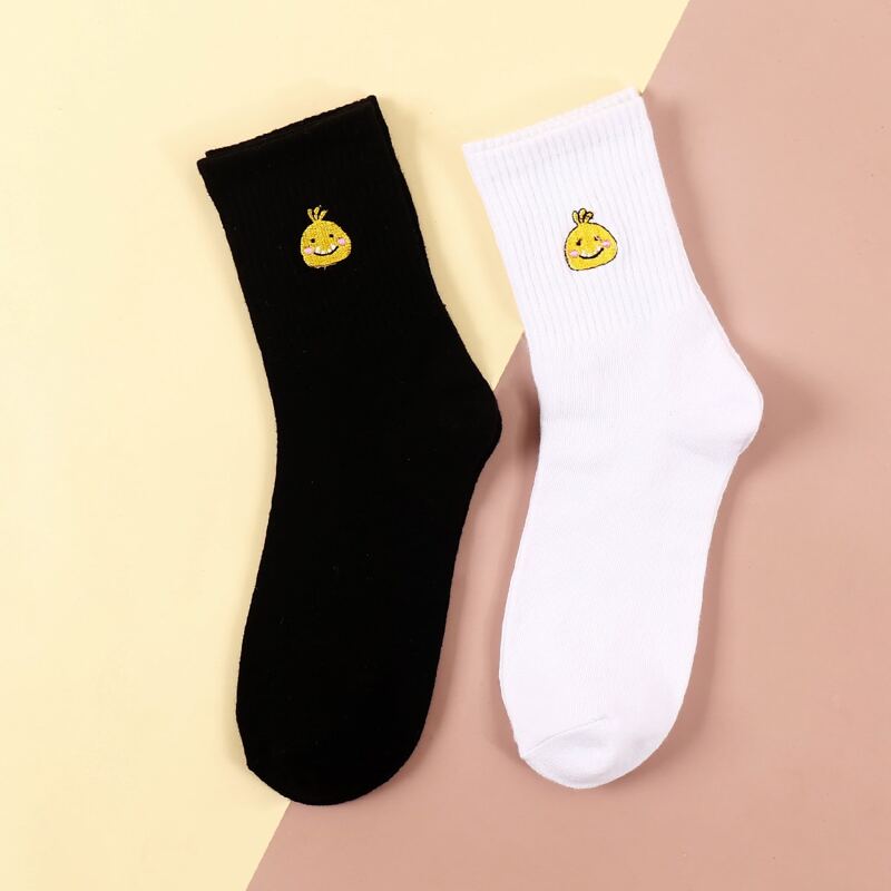 

2pairs Cartoon Embroidery Crew Socks, Black and white